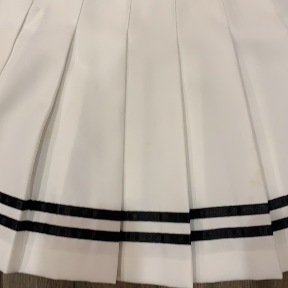 School girl high waisted pleated skirt - Picture 2 of 3